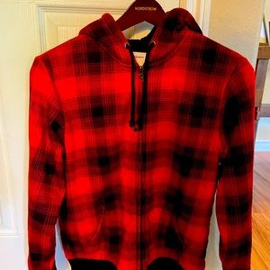 Men’s size small cozy red plaid Sherpa lined fleece hooded jacket